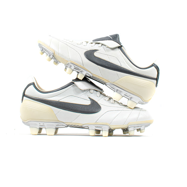 Nike classic outlet cleats