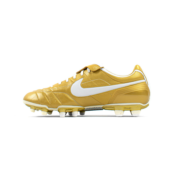 Ronaldinho fashion cleats gold