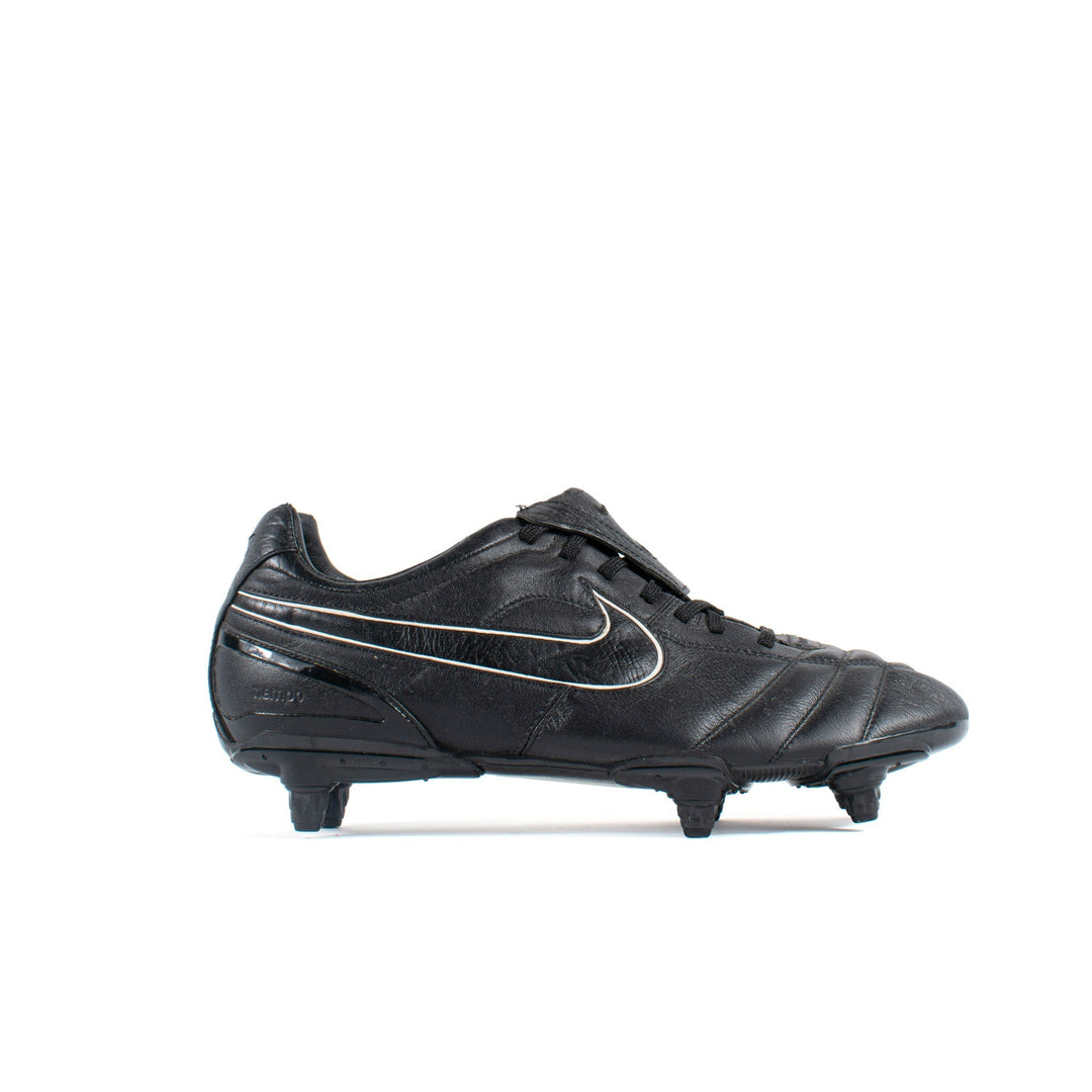 Nike tiempo legend v fashion blackout for