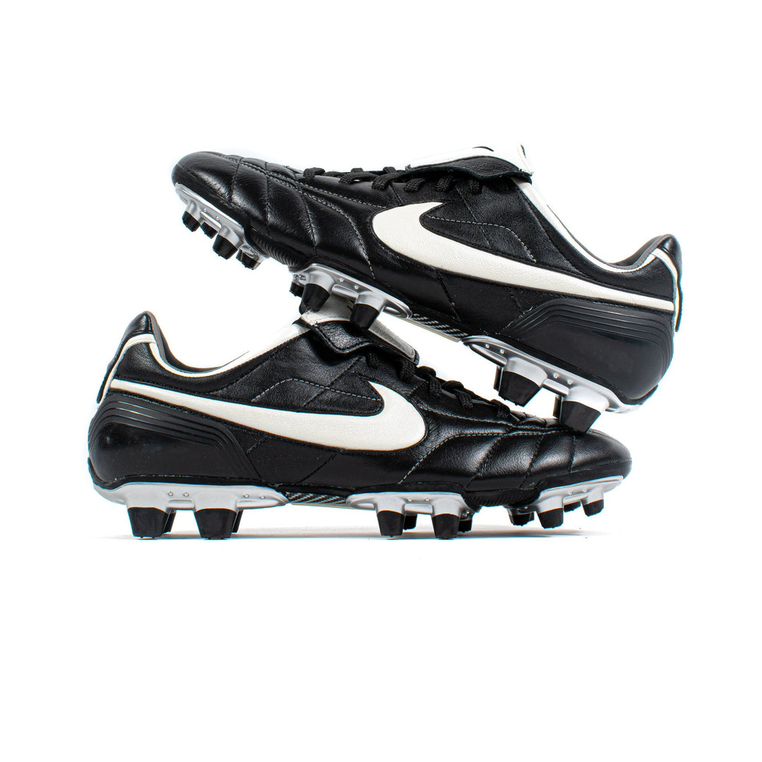 Nike Classic Soccer Cleats