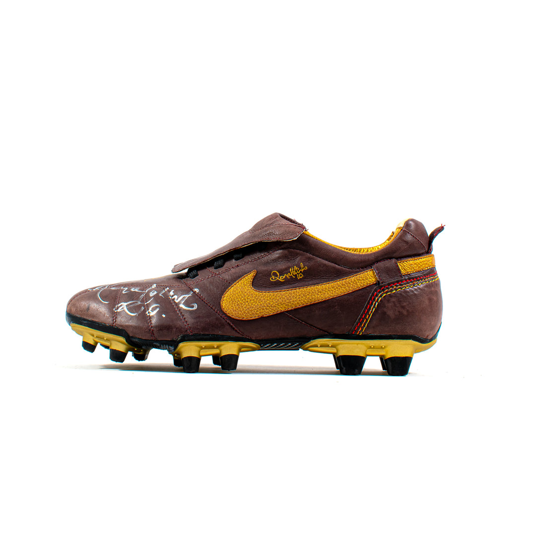 Nike ronaldinho boots best sale