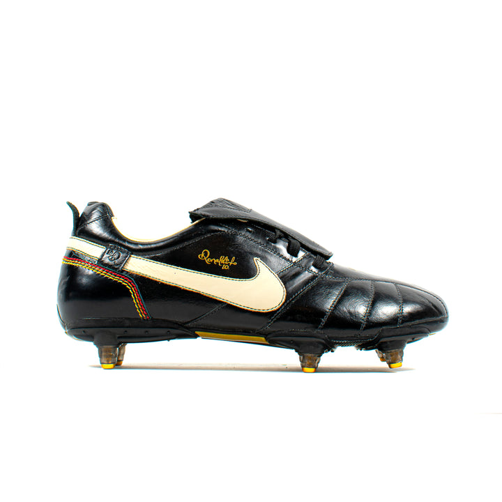 Ronaldinho 10 boots deals