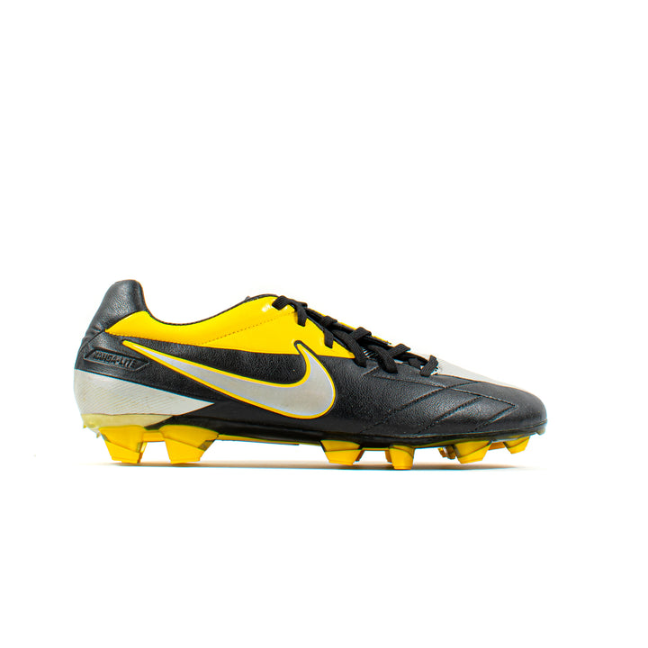 Nike shops t90 yellow black