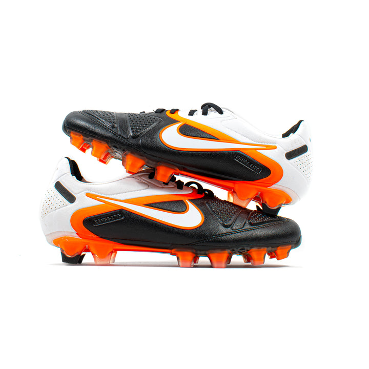 Nike CTR 360 Maestri II Black Orange FG Classic Soccer Cleats