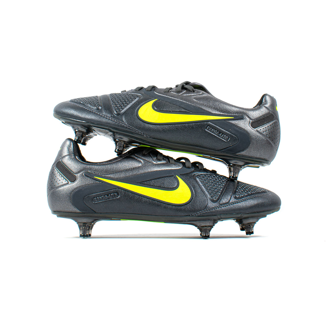 CTR360 Classic Soccer Cleats