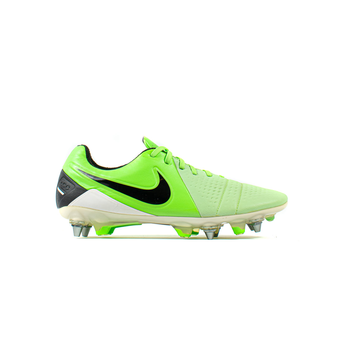 Nike CTR360 Maestri III Green SG Pro Classic Soccer Cleats