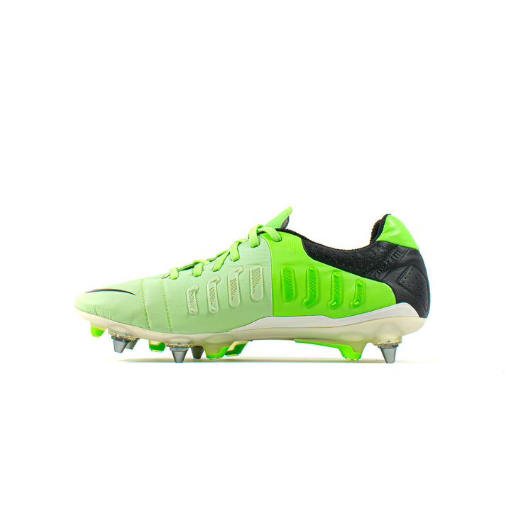 Nike CTR360 Maestri III Green SG Pro Classic Soccer Cleats