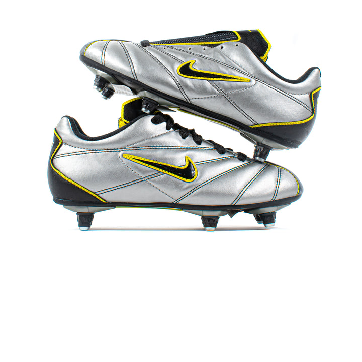 R9 mercurial boots deals